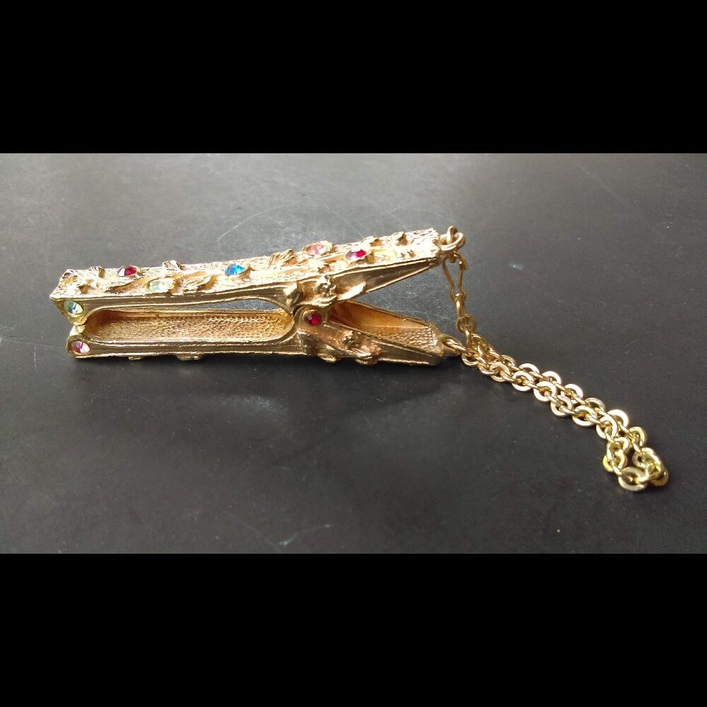 Vintage Clothes Pin Gold Tone Dress Scarf Clip with Chain Colorful Rhinestones